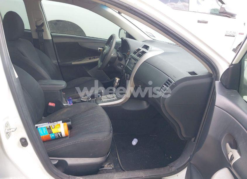 Photo 5 of 2013 Toyota Corolla S (VIN 5YFBU4EE9DP145557)