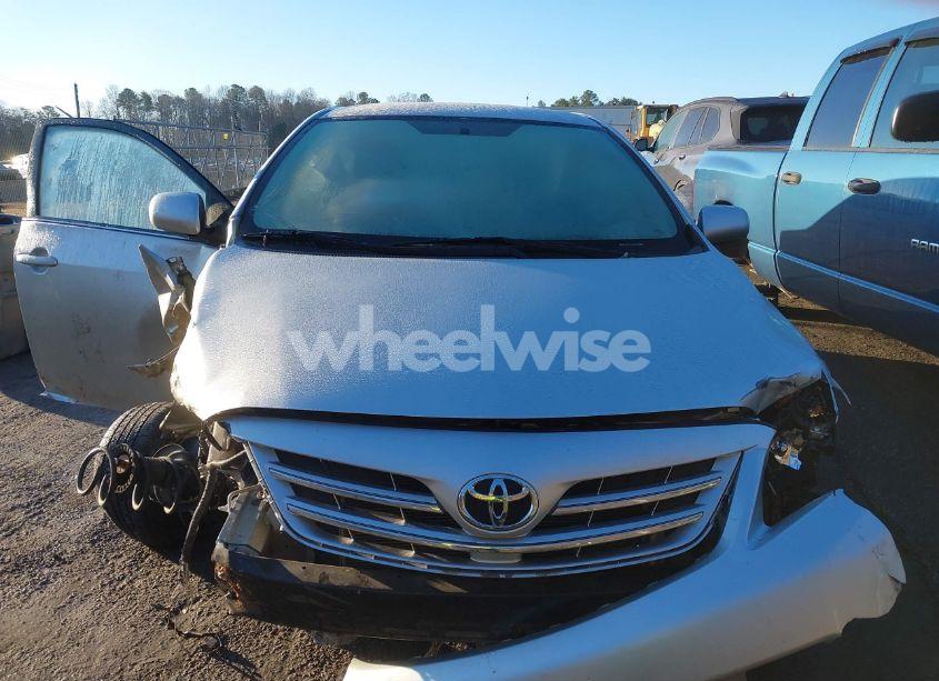 Photo 12 of 2013 Toyota Corolla LE (VIN 5YFBU4EE9DP146028)