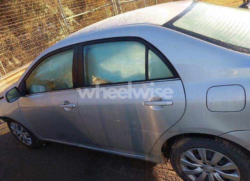 Photo 14 of 2013 Toyota Corolla LE (VIN 5YFBU4EE9DP146028)