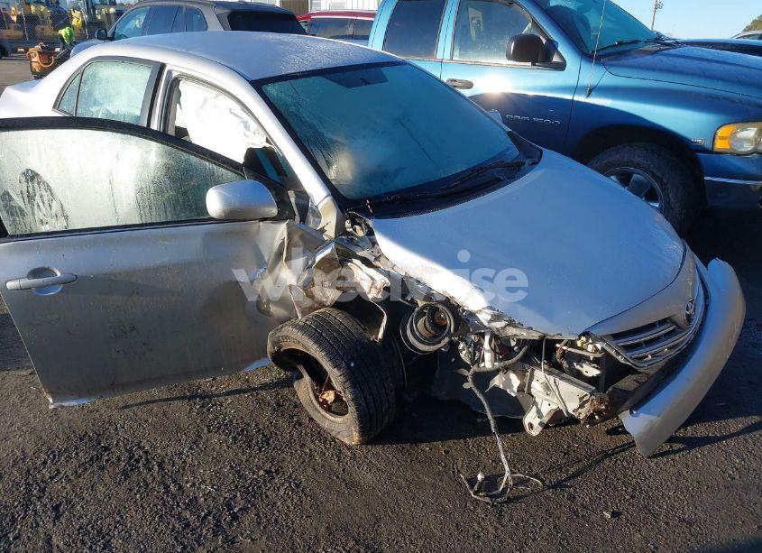 Photo 6 of 2013 Toyota Corolla LE (VIN 5YFBU4EE9DP146028)