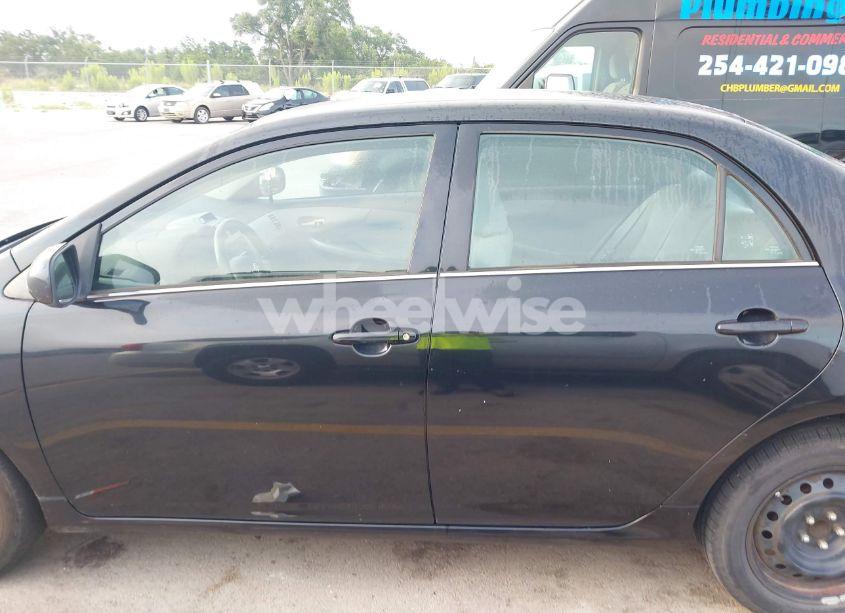 Photo 14 of 2013 Toyota Corolla LE (VIN 5YFBU4EE9DP148572)