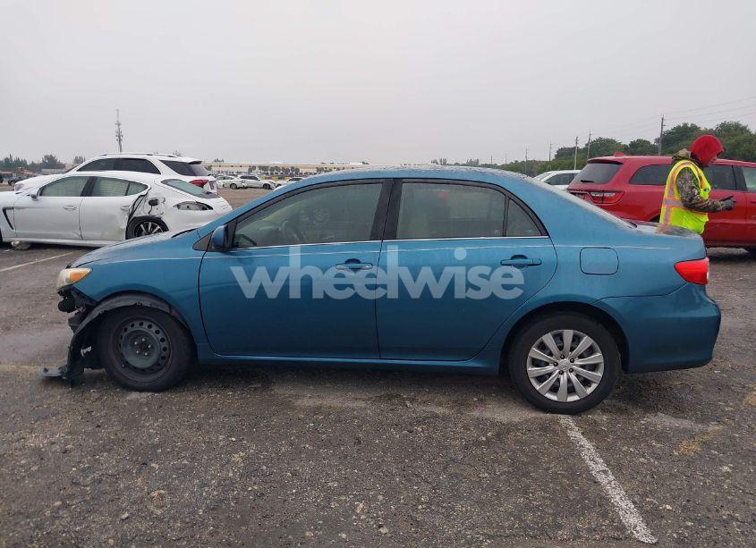 Photo 15 of 2013 Toyota Corolla LE (VIN 5YFBU4EE9DP153268)