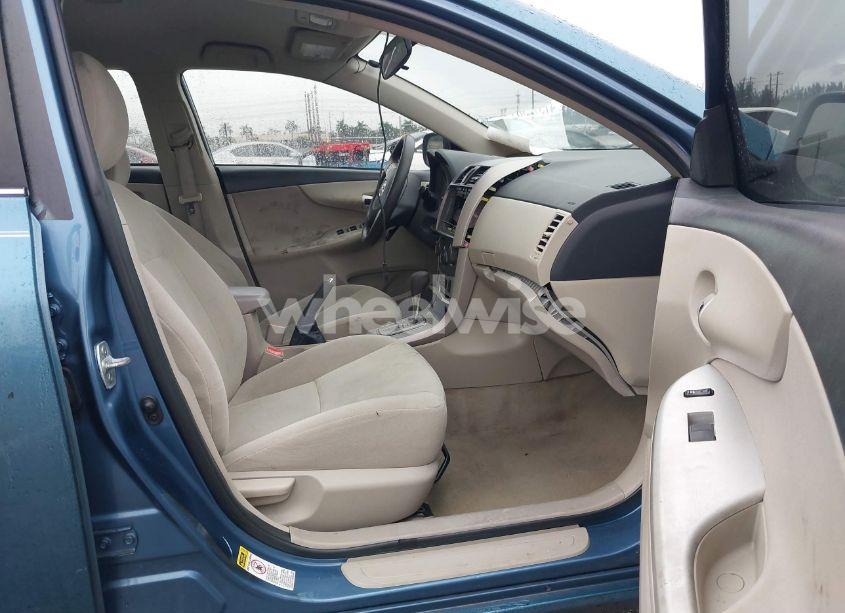 Photo 5 of 2013 Toyota Corolla LE (VIN 5YFBU4EE9DP153268)