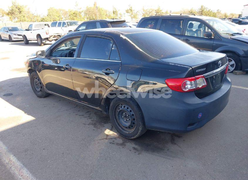 Photo 3 of 2013 Toyota Corolla LE (VIN 5YFBU4EE9DP157854)