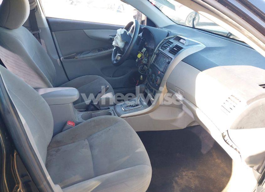 Photo 5 of 2013 Toyota Corolla LE (VIN 5YFBU4EE9DP157854)