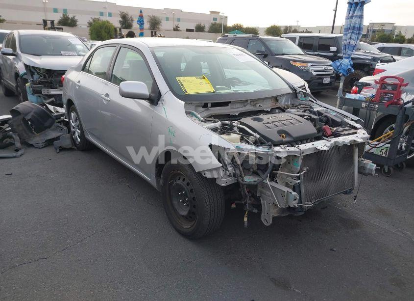 Photo 14 of 2013 Toyota Corolla LE (VIN 5YFBU4EE9DP197092)