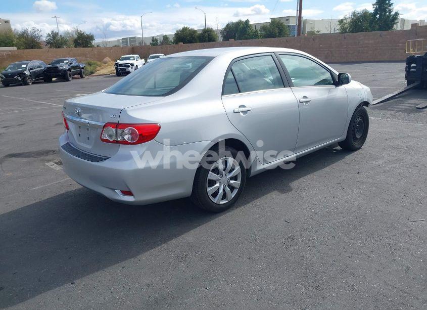 Photo 4 of 2013 Toyota Corolla LE (VIN 5YFBU4EE9DP197092)