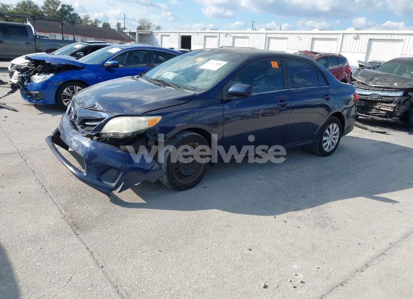 Photo 2 of 2013 Toyota Corolla LE (VIN 5YFBU4EE9DP209841)