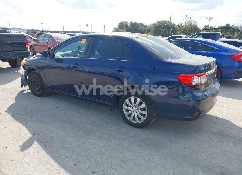Photo 3 of 2013 Toyota Corolla LE (VIN 5YFBU4EE9DP209841)