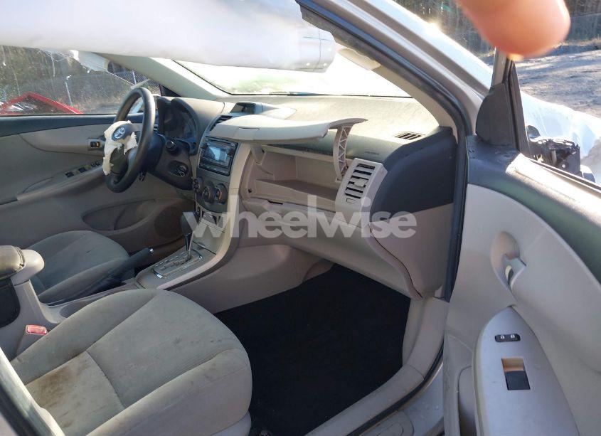 Photo 5 of 2012 Toyota Corolla LE (VIN 5YFBU4EEXCP046213)