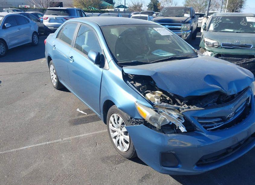 2013 Toyota Corolla LE (VIN 5YFBU4EEXDP080590) main photo