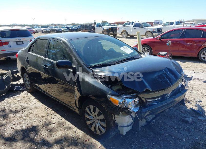 2013 Toyota Corolla LE (VIN 5YFBU4EEXDP086518) main photo