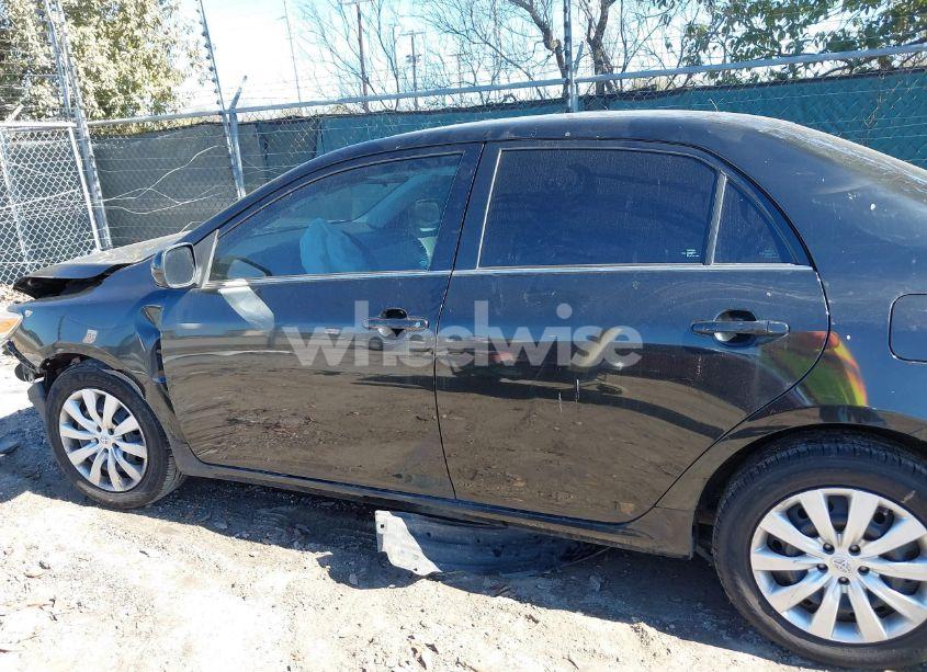 Photo 14 of 2013 Toyota Corolla LE (VIN 5YFBU4EEXDP086518)