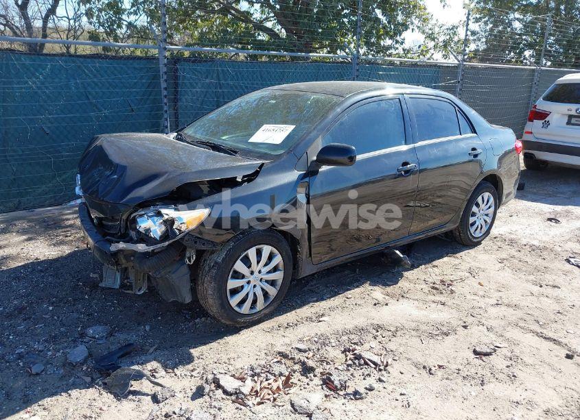 Photo 2 of 2013 Toyota Corolla LE (VIN 5YFBU4EEXDP086518)