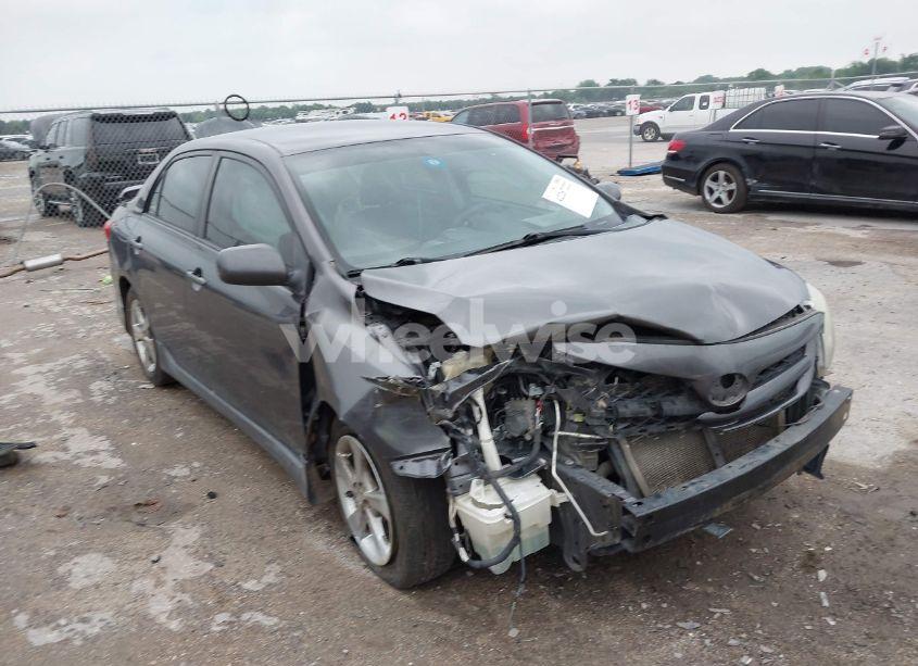 2013 Toyota Corolla S (VIN 5YFBU4EEXDP112762) main photo