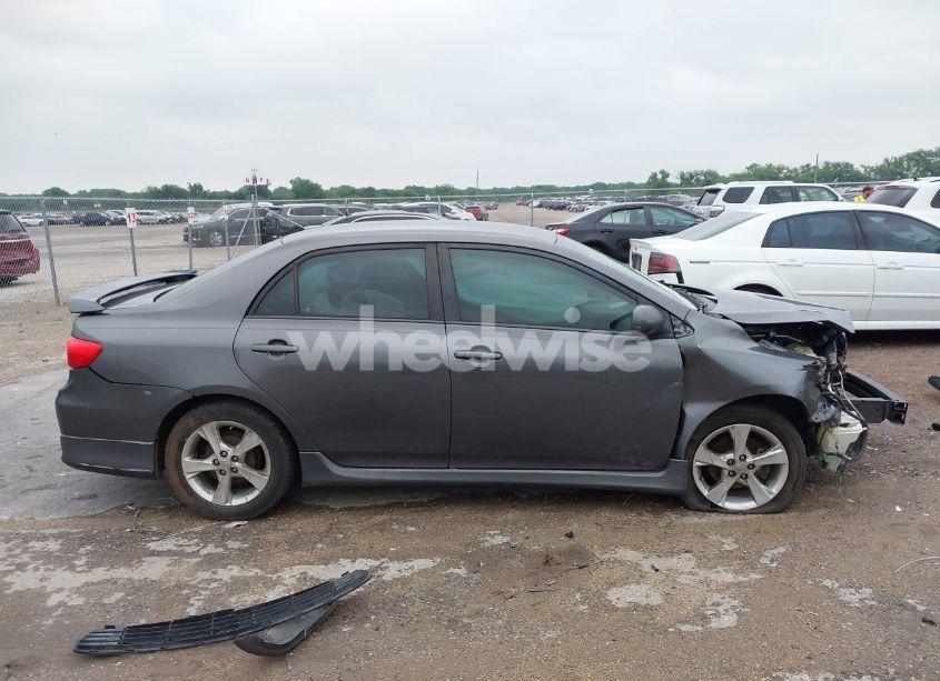 Photo 13 of 2013 Toyota Corolla S (VIN 5YFBU4EEXDP112762)