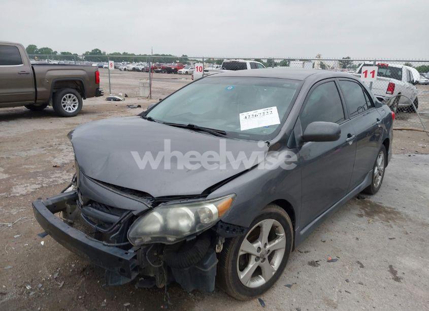 Photo 2 of 2013 Toyota Corolla S (VIN 5YFBU4EEXDP112762)