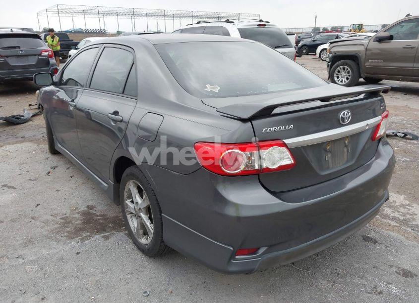 Photo 3 of 2013 Toyota Corolla S (VIN 5YFBU4EEXDP112762)