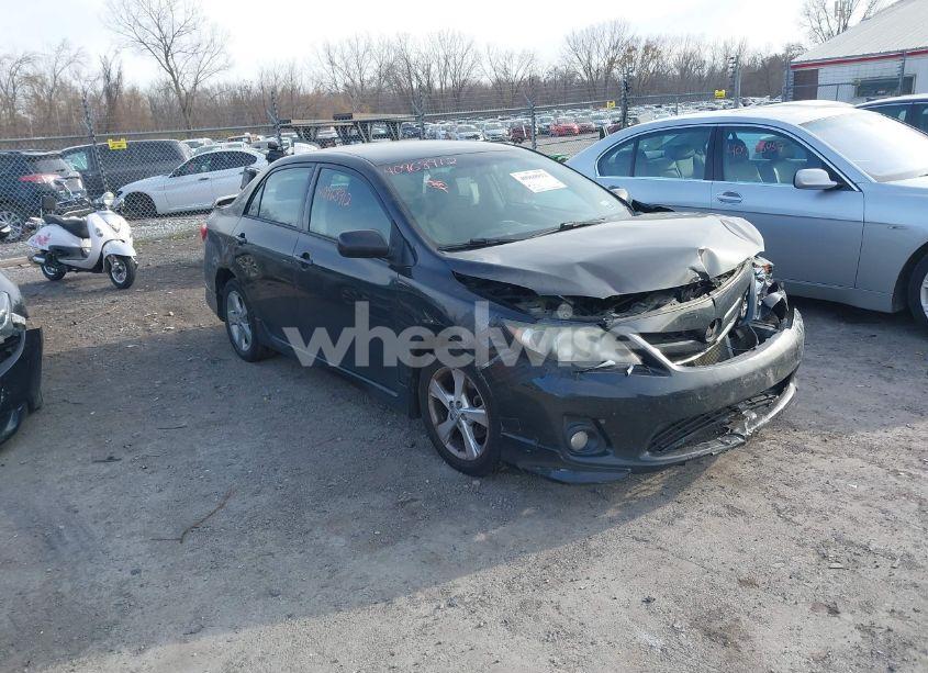 2013 Toyota Corolla S (VIN 5YFBU4EEXDP119159) main photo