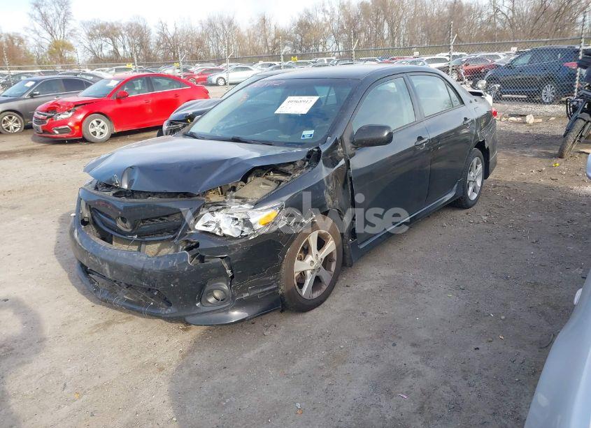 Photo 2 of 2013 Toyota Corolla S (VIN 5YFBU4EEXDP119159)