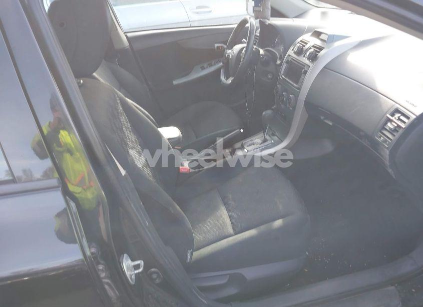 Photo 5 of 2013 Toyota Corolla S (VIN 5YFBU4EEXDP119159)