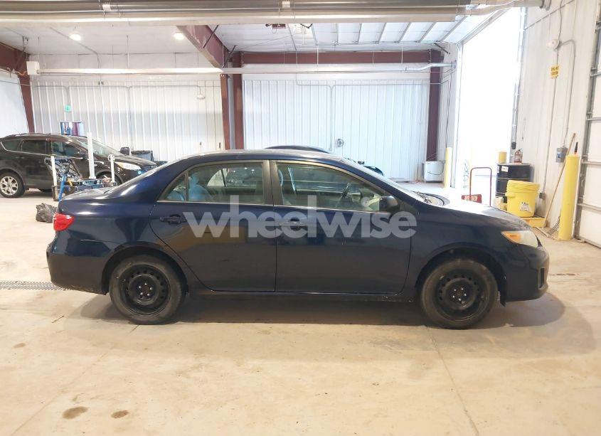 Photo 13 of 2013 Toyota Corolla LE (VIN 5YFBU4EEXDP129870)