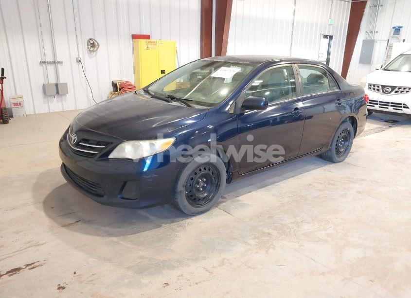 Photo 2 of 2013 Toyota Corolla LE (VIN 5YFBU4EEXDP129870)