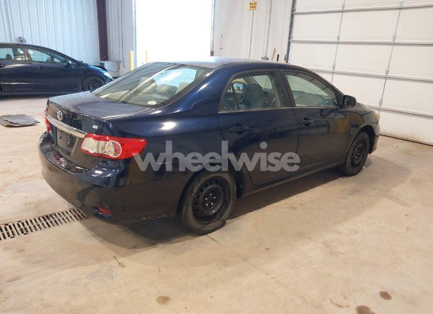 Photo 4 of 2013 Toyota Corolla LE (VIN 5YFBU4EEXDP129870)