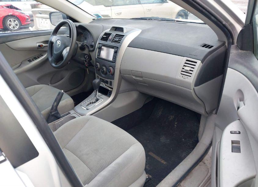 Photo 5 of 2013 Toyota Corolla LE (VIN 5YFBU4EEXDP151349)