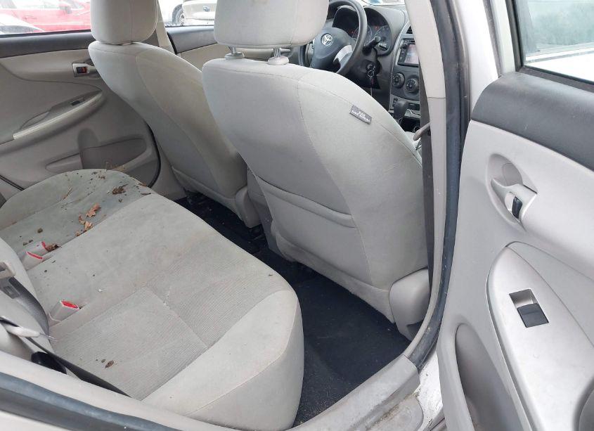 Photo 8 of 2013 Toyota Corolla LE (VIN 5YFBU4EEXDP151349)