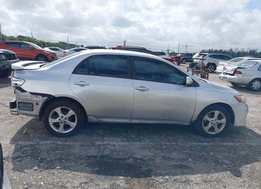 Photo 13 of 2013 Toyota Corolla S (VIN 5YFBU4EEXDP160651)