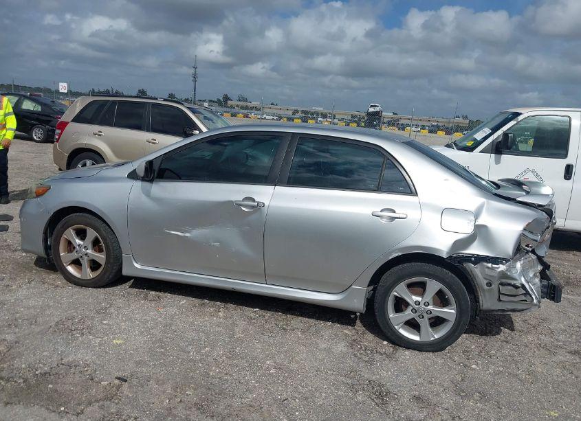 Photo 14 of 2013 Toyota Corolla S (VIN 5YFBU4EEXDP160651)