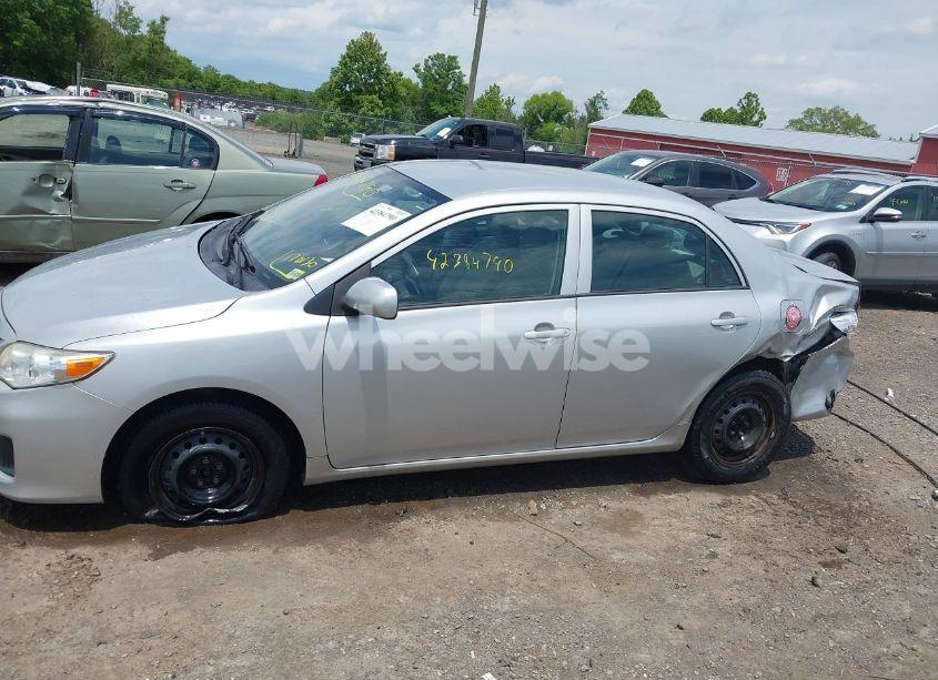 Photo 15 of 2013 Toyota Corolla L (VIN 5YFBU4EEXDP170130)