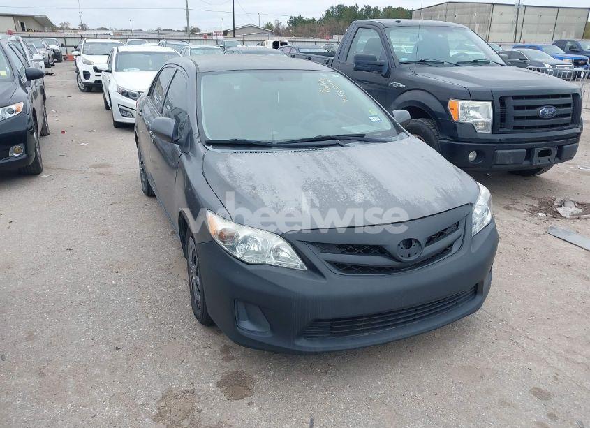 2013 Toyota Corolla L (VIN 5YFBU4EEXDP188711) main photo