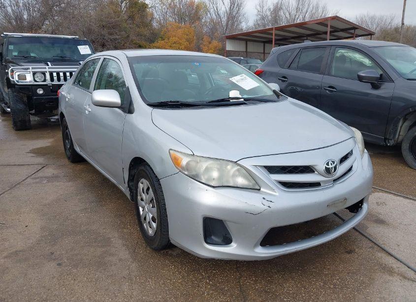 2013 Toyota Corolla L (VIN 5YFBU4EEXDP196663) main photo