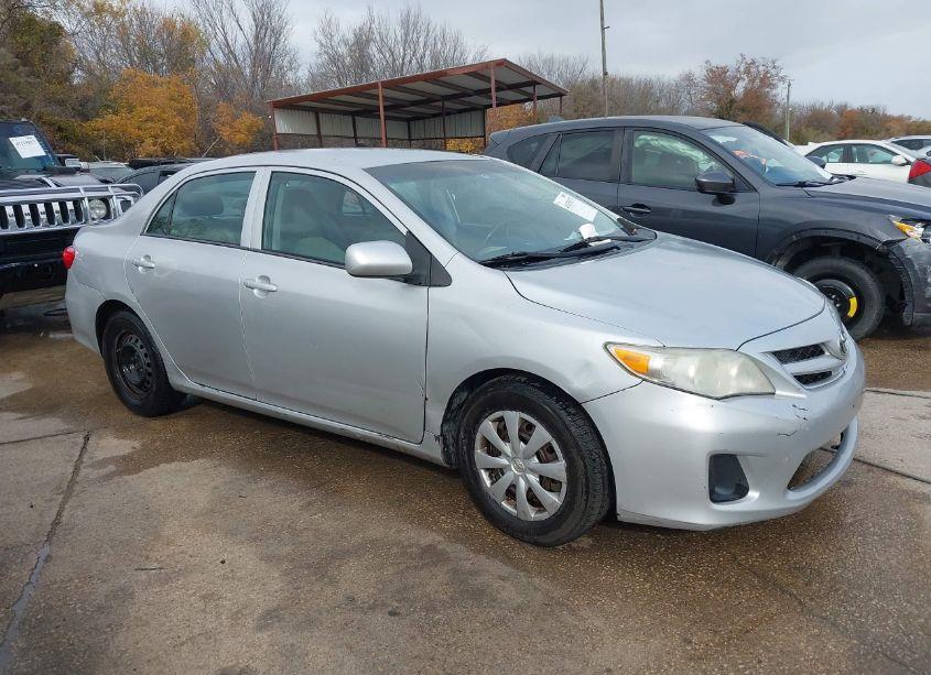 Photo 13 of 2013 Toyota Corolla L (VIN 5YFBU4EEXDP196663)