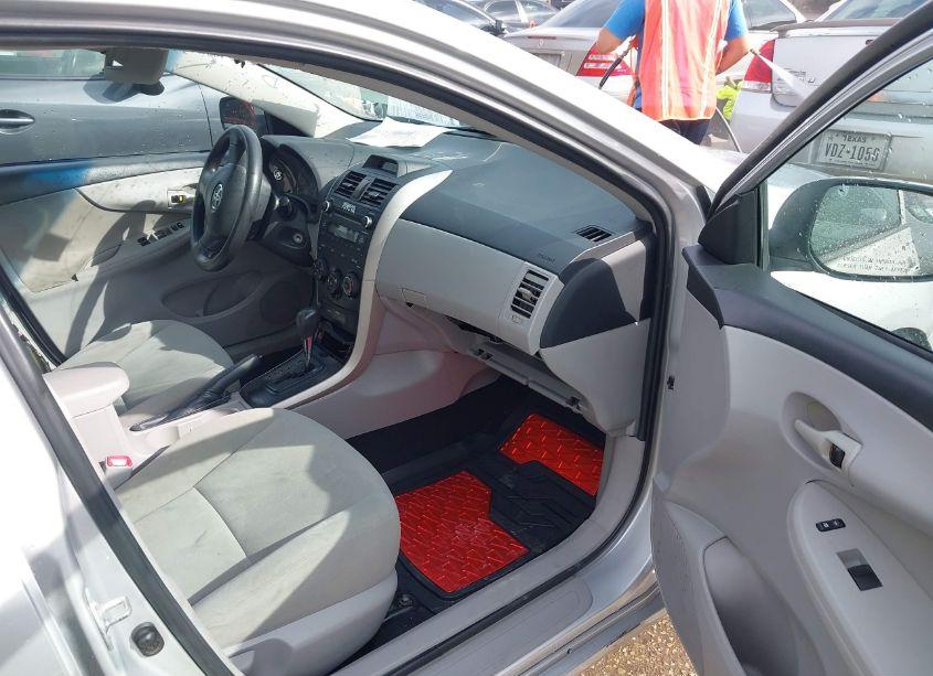 Photo 5 of 2013 Toyota Corolla L (VIN 5YFBU4EEXDP196663)