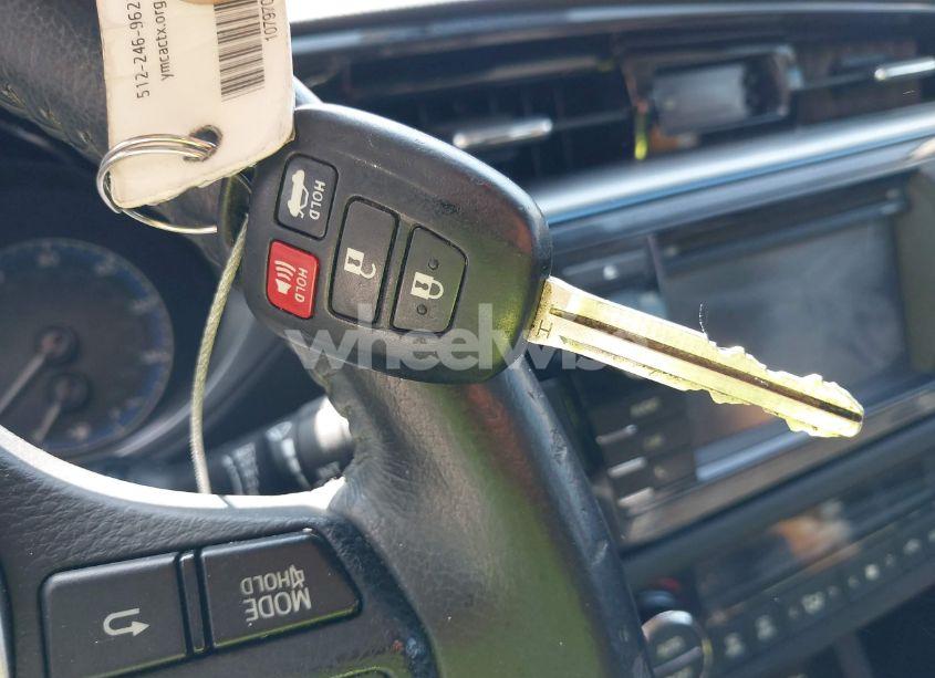 Photo 11 of 2014 Toyota Corolla S PLUS (VIN 5YFBURHE0EP032302)