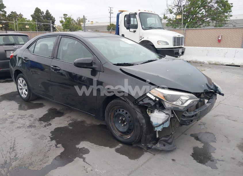 2014 Toyota Corolla LE (VIN 5YFBURHE0EP076364) main photo