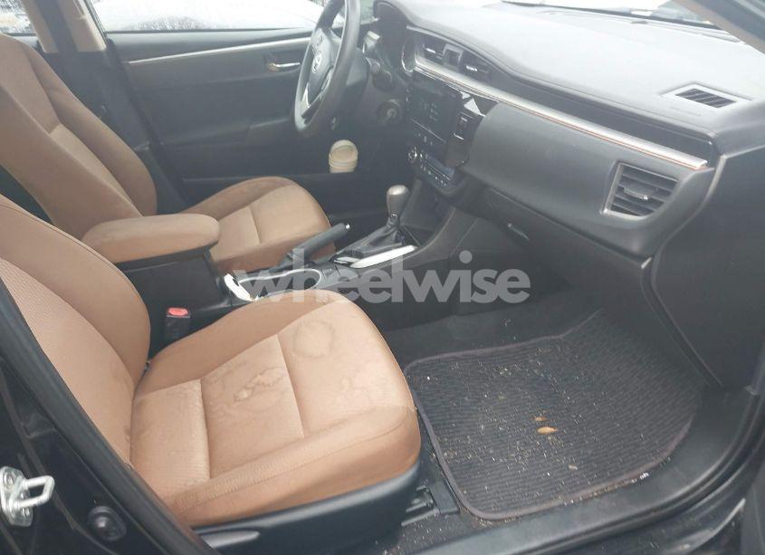 Photo 5 of 2014 Toyota Corolla LE (VIN 5YFBURHE0EP112585)