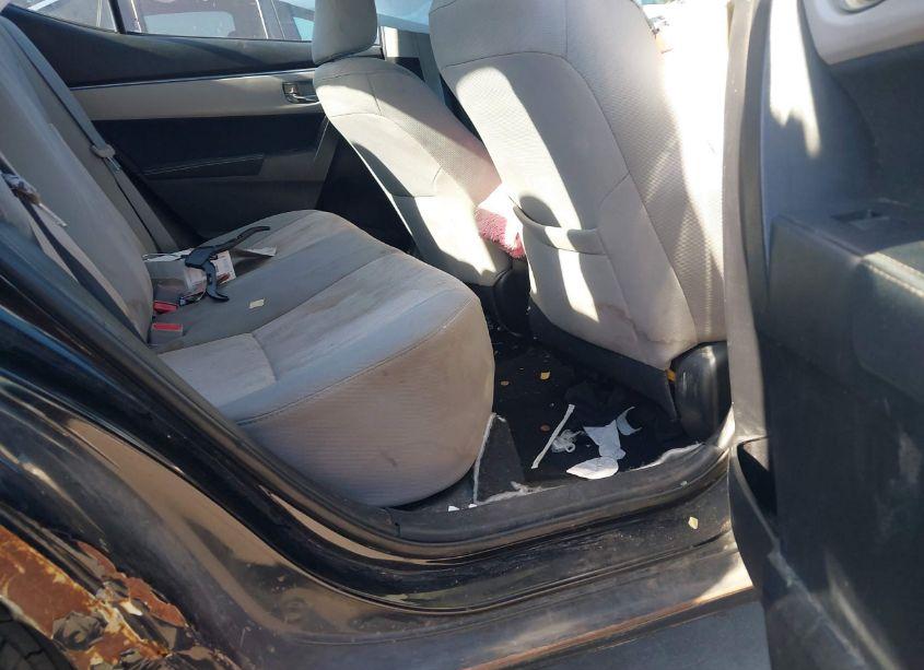 Photo 8 of 2014 Toyota Corolla LE (VIN 5YFBURHE0EP146820)