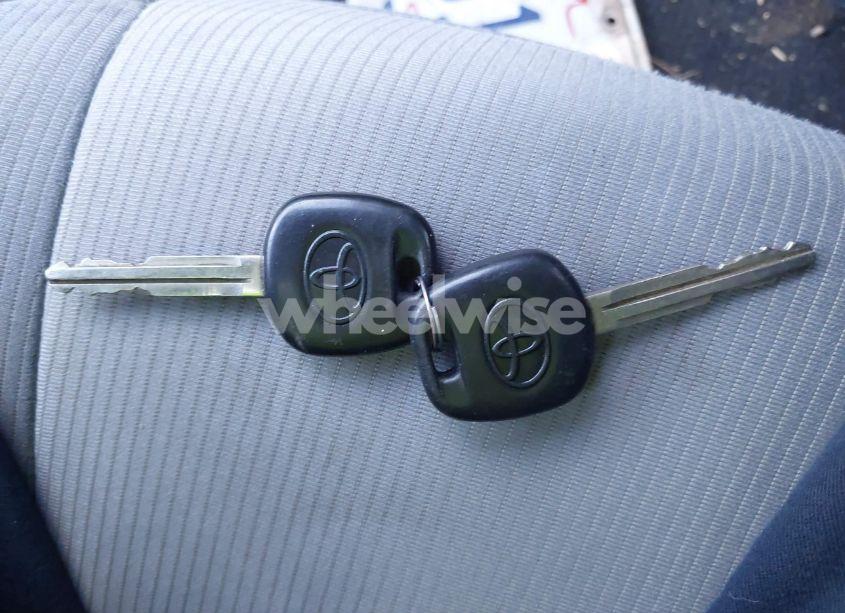 Photo 11 of 2015 Toyota Corolla L (VIN 5YFBURHE0FP190009)