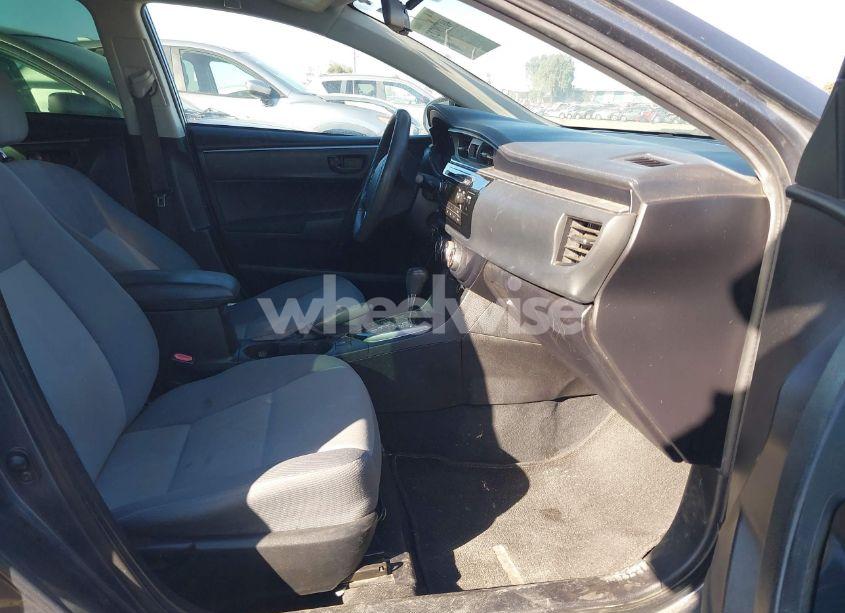 Photo 5 of 2015 Toyota Corolla L (VIN 5YFBURHE0FP190009)