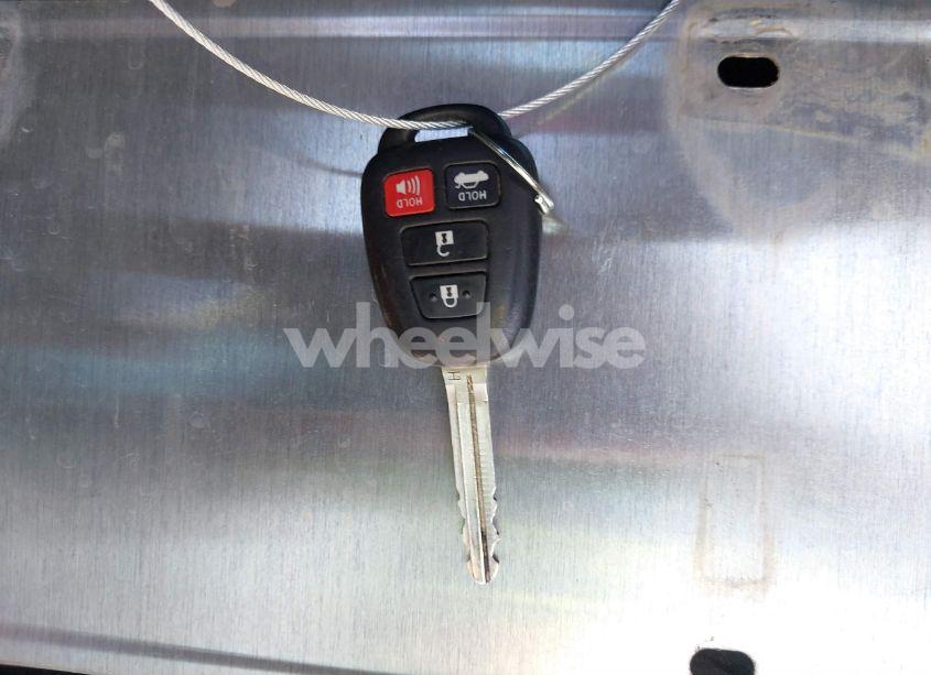 Photo 11 of 2015 Toyota Corolla LE (VIN 5YFBURHE0FP226281)