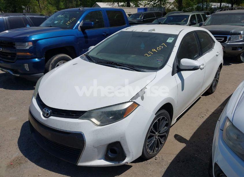 Photo 2 of 2015 Toyota Corolla S PLUS (VIN 5YFBURHE0FP249057)
