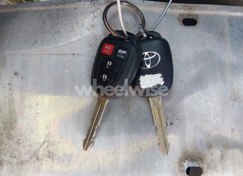 Photo 11 of 2015 Toyota Corolla LE (VIN 5YFBURHE0FP256476)