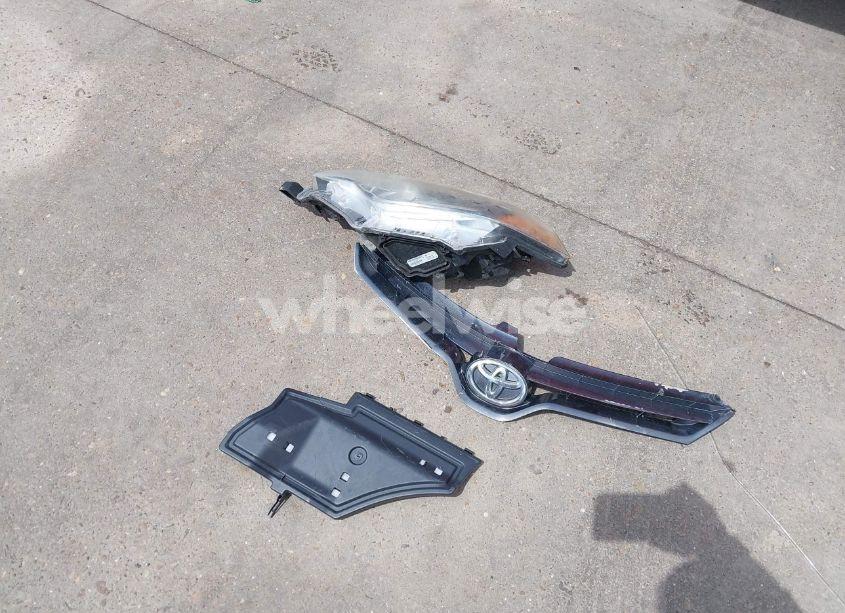 Photo 12 of 2015 Toyota Corolla LE (VIN 5YFBURHE0FP256476)