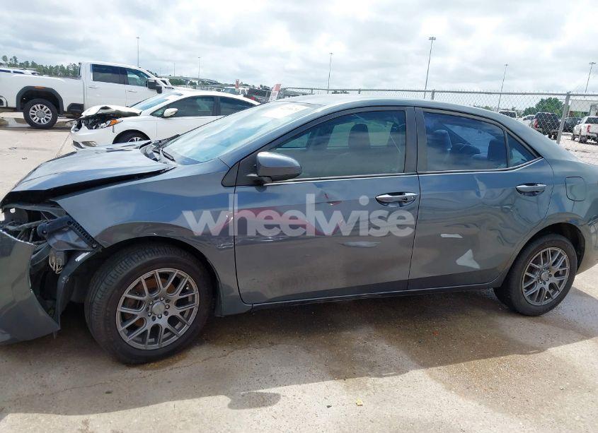 Photo 18 of 2015 Toyota Corolla LE (VIN 5YFBURHE0FP256476)