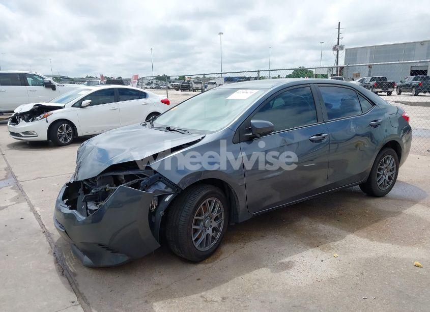 Photo 2 of 2015 Toyota Corolla LE (VIN 5YFBURHE0FP256476)
