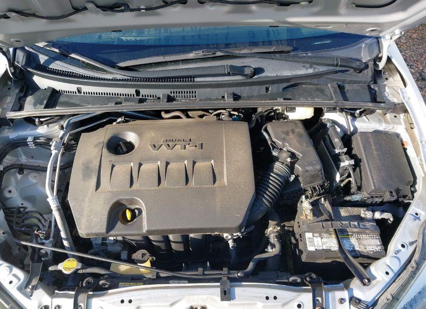 Photo 10 of 2015 Toyota Corolla LE (VIN 5YFBURHE0FP276582)